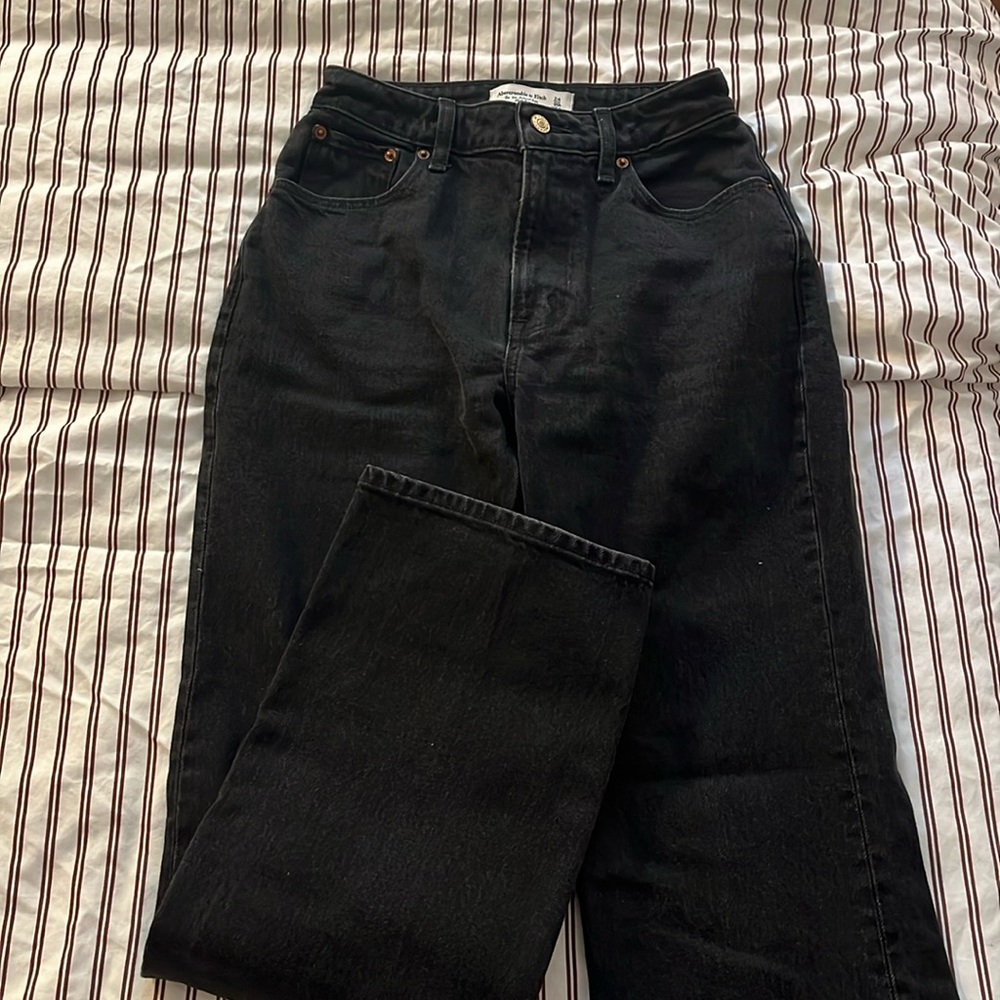 ABERCROMBIE & FITCH 90s Relaxed Jean High Rise. Size 24 R. Curve Love.